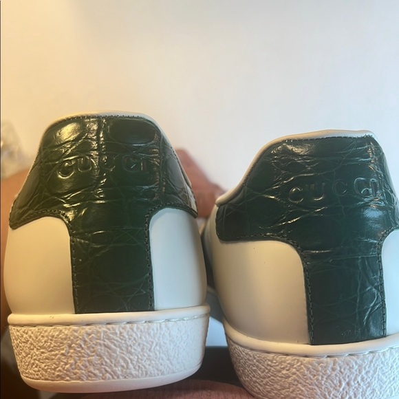 NWT Gucci White Sneakers Luxurious Leather WITH ICONIC WEB DETAIL Design Sz 40.5 - Picture 6 of 13